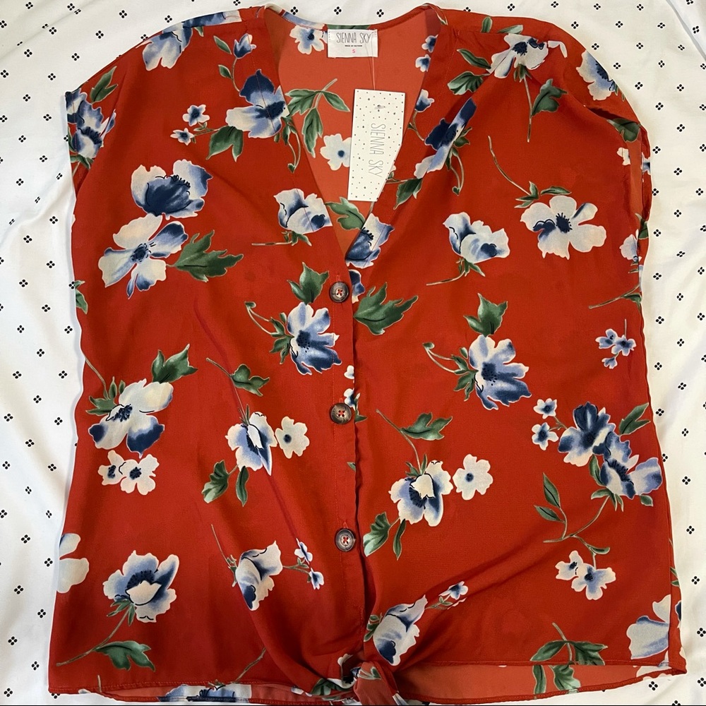 Floral red/orange top